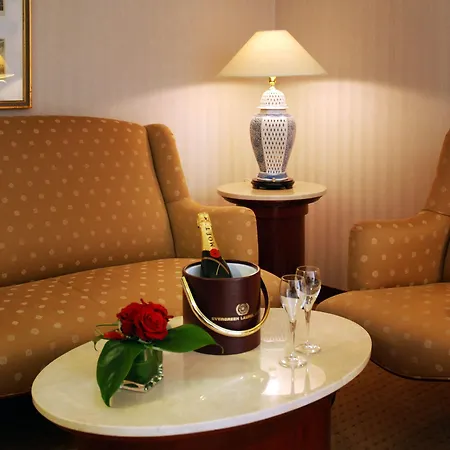 Hotel Evergreen Laurel