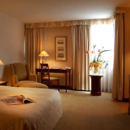 Evergreen Laurel Hotel