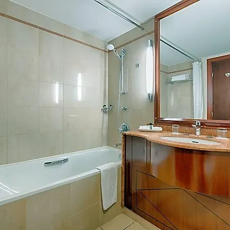 Occidental Paris 4*