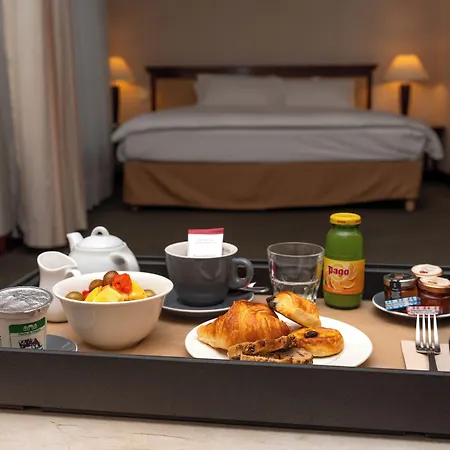 Occidental Paris 4*