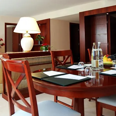 Hotel Evergreen Laurel Levallois-Perret